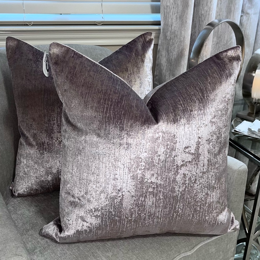 1-NWT SOHO STUDIO METALLIC FOIL DECORATIVE PILLOW (Read description for details)